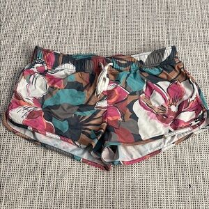 Women’s Billabong Vibrant Floral Design Board Shorts SZ XL